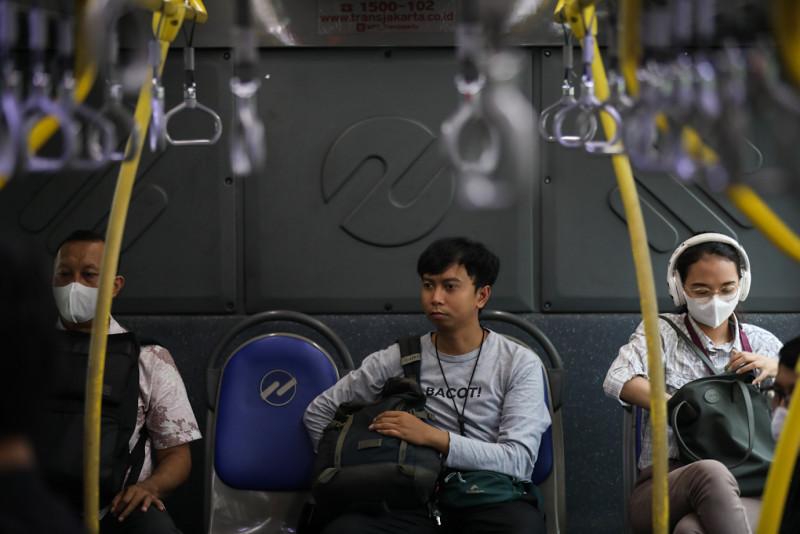 Memakai Masker di Transportasi Umum Penting Dibudayakan