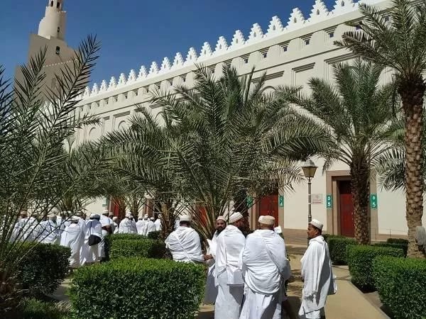 Dari Madinah Menuju Makkah: Bir Ali, Cermin Kesederhanaan dan Kesetaraan Umat